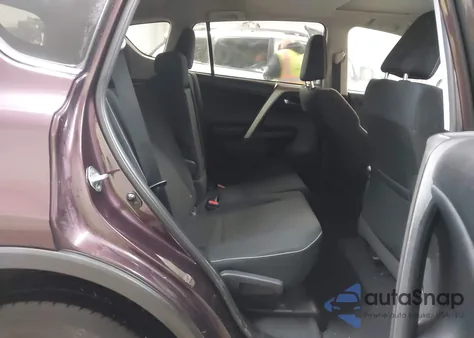 2016 Toyota Rav4 Xle z USA, uszkodzony, nr VIN 2T3RFREV2GW461396